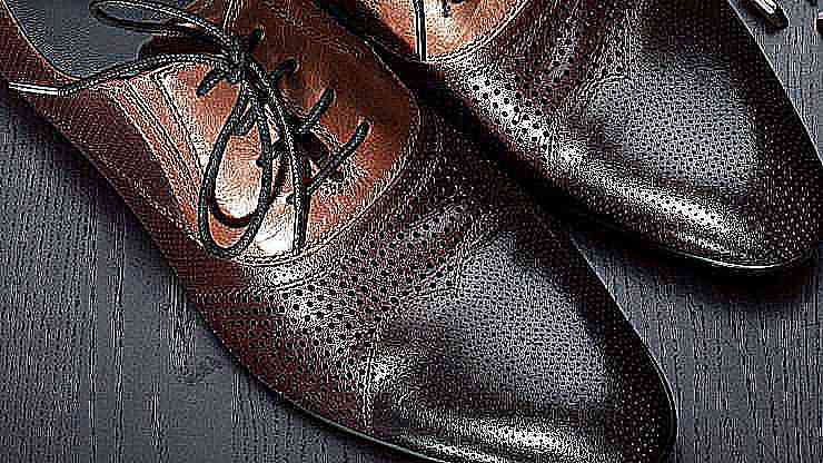 How to Stretch Leather Shoes